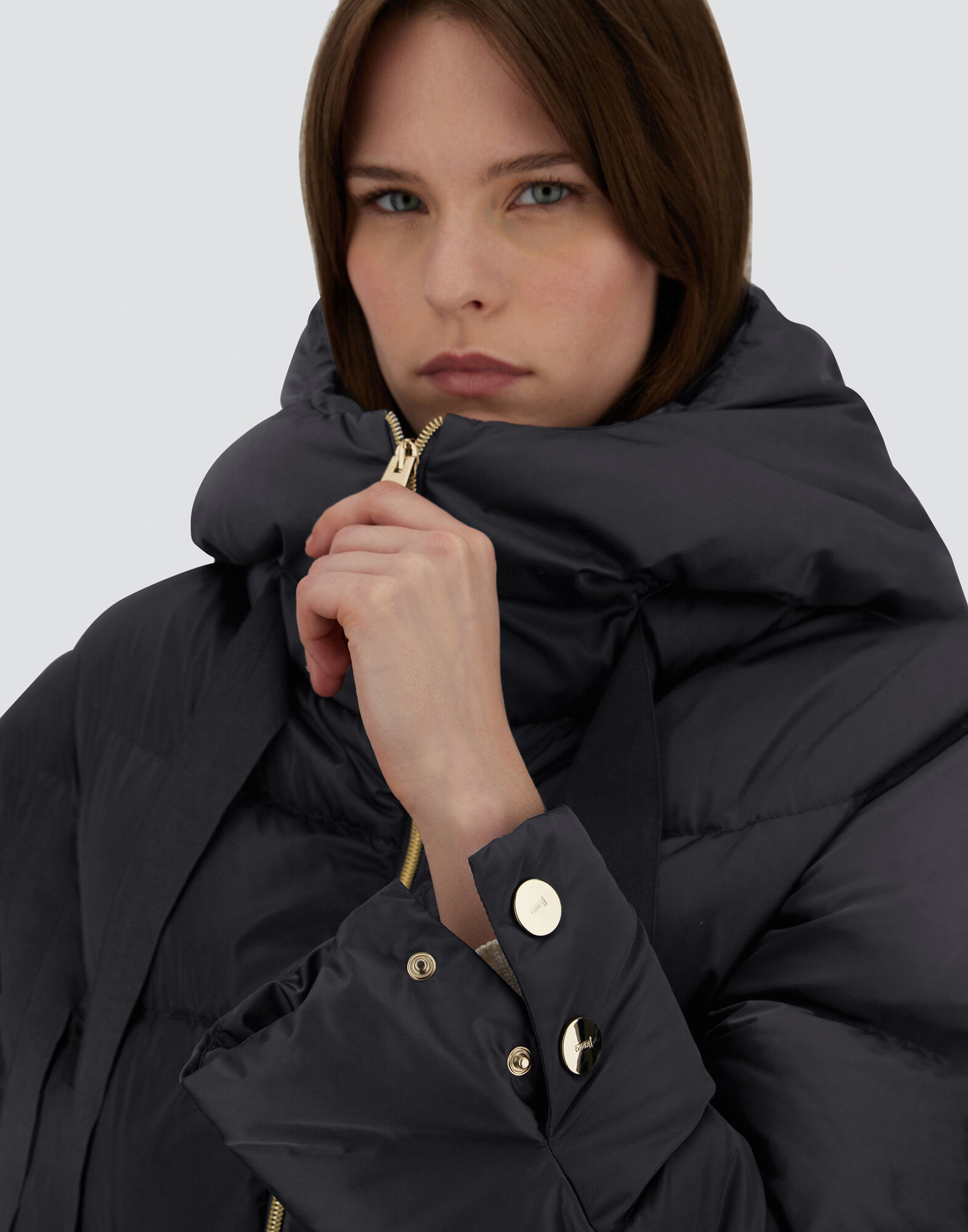 A-SHAPE JACKET IN SATIN in Black for Women | Herno®