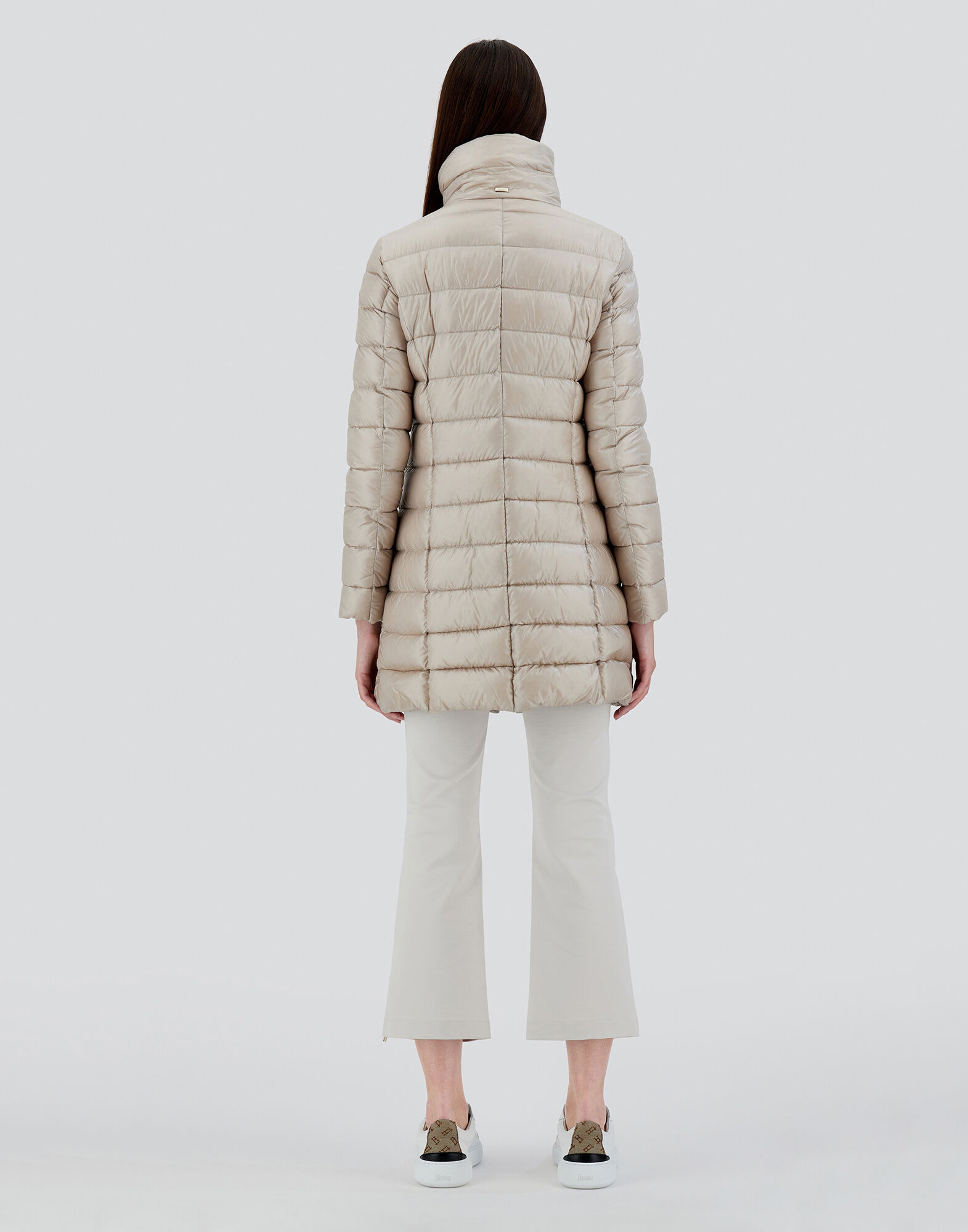 Herno アイボリー ダウンロングコート42 楽天市場】HERNO ヘルノ ダウンコート PI002124D 12170Z レディース