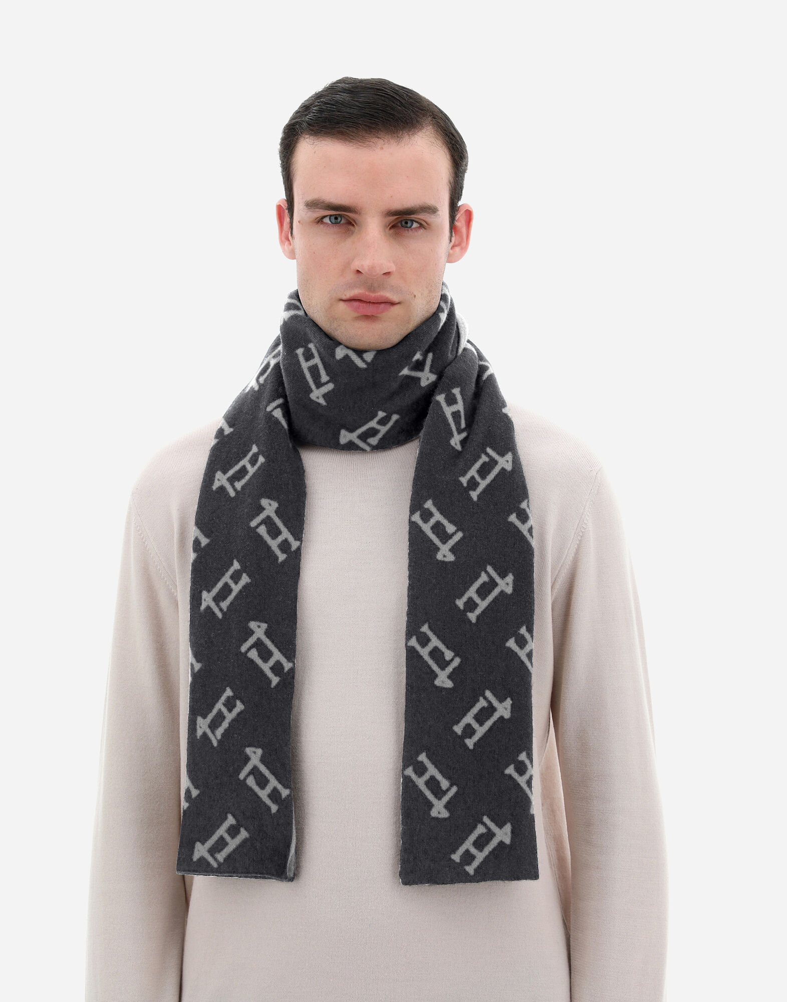 Shop Louis Vuitton Cold reykjavik scarf (ECHARPE COLD REYKJAVIK, COLD  REYKJAVIK SCARF, M74354, M74353) by Mikrie