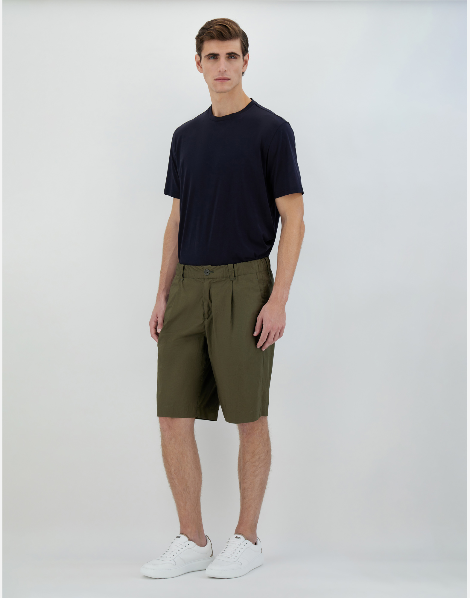 Shop Herno Light Cotton Stretch ＆ Ultralight Crease パンツ In Light Military
